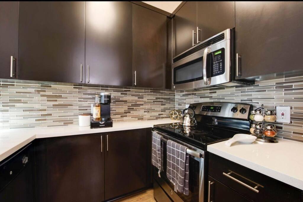 The Nest A Spacious 1 Bedroom Apartment With A Pool View Los Angeles Extérieur photo