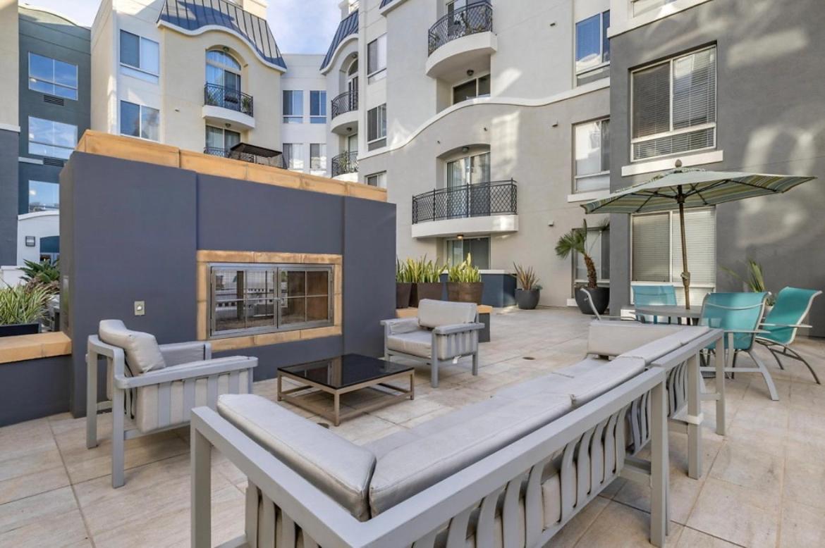 The Nest A Spacious 1 Bedroom Apartment With A Pool View Los Angeles Extérieur photo